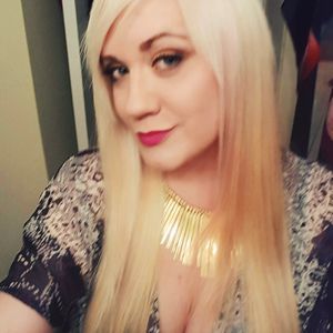 Meet your Posher, Emjae